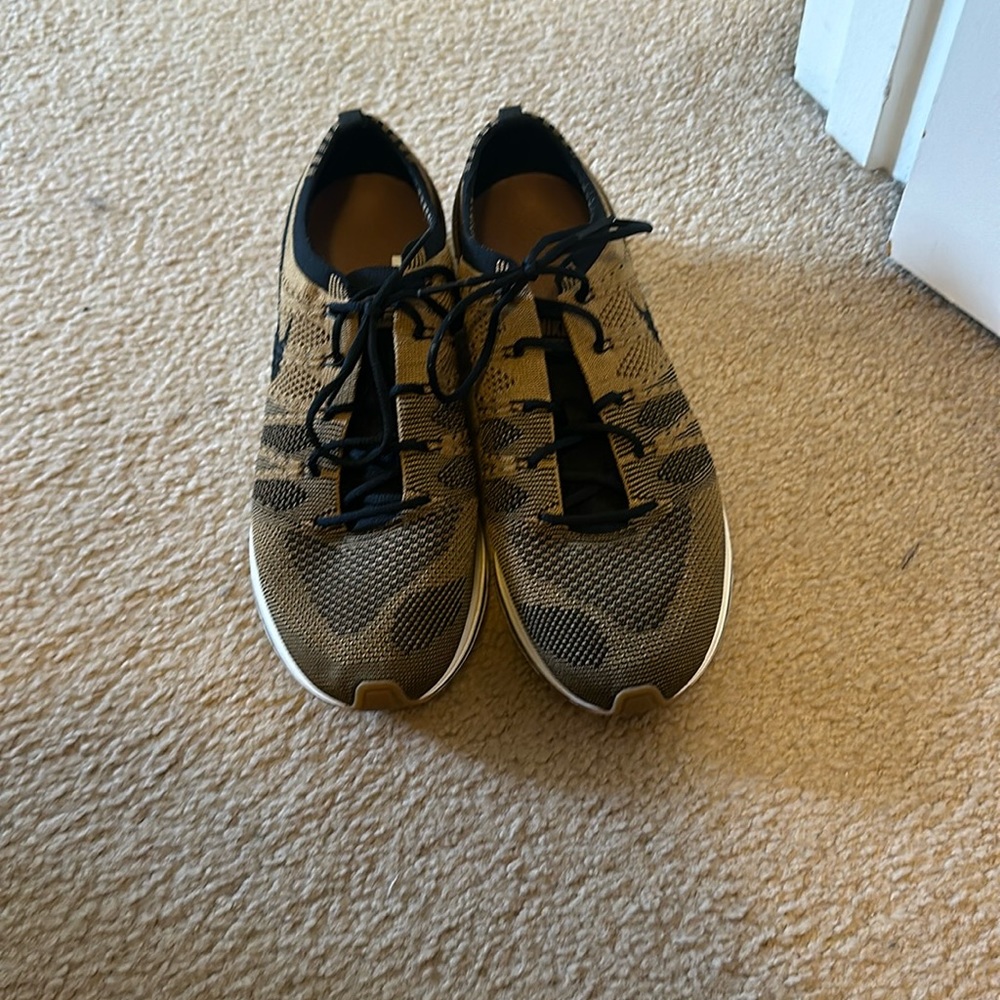 NIKE 10.5